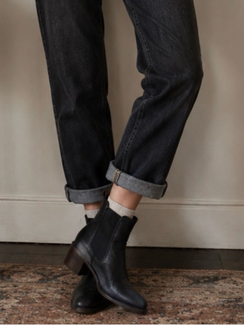 Gee Wawa Black Leather Chelsea Boots. Size 6